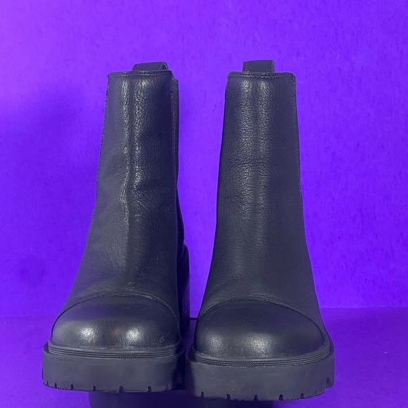 Sorel Joan Now Waterproof Black Leather Lug Sole Chelsea Boot Women's Size 9 - Picture 2 of 9